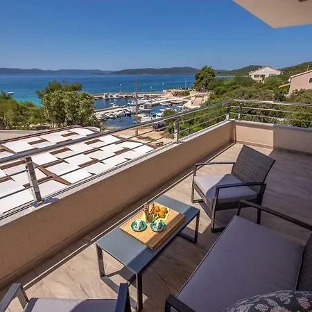 Nyaraló Gellia Ugljan